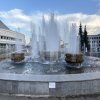 Фонтан в действии. Этот бъет на полную мощность.